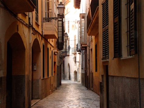 Palma old town walking tour - Majorca tours