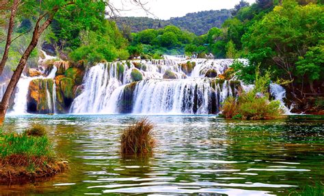 Explore waterfalls at Krka National Park | Fantastic 6hr. Split tour