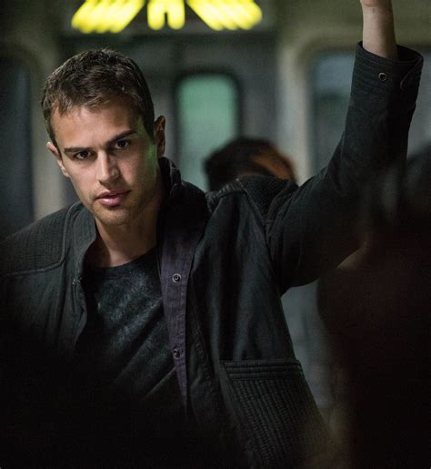 Divergent Movie Pictures | POPSUGAR Entertainment