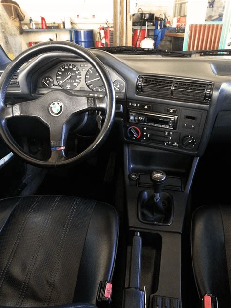 E30 interior still shining after 30 years. (75,000 miles) : BMW