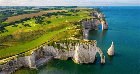 The Etretat Cliffs Are One of Most Beautiful Landscapes in France