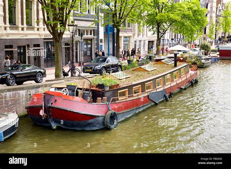 Old dutch barge hi-res stock photography and images - Alamy