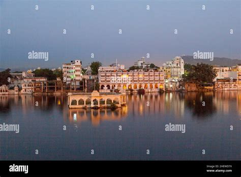 The Lake Palace, Udaipur Rajasthan by night Stock Photo - Alamy