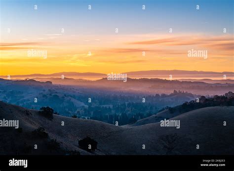 Autumn sunrise over Mount Diablo Stock Photo - Alamy