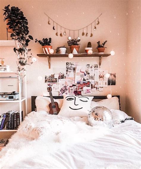 @messegeddert 🌻 | Aesthetic bedroom, Shelf decor bedroom, Bedroom design