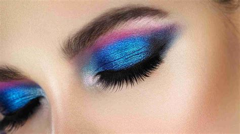 How to Wear Pink and Blue Eyeshadow - L’Oréal Paris