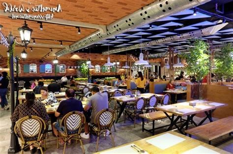 15 Best Ayala Malls Manila Bay Restaurants You Need to Try