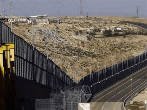 Israel builds 4.6-km wall around Gaza Strip