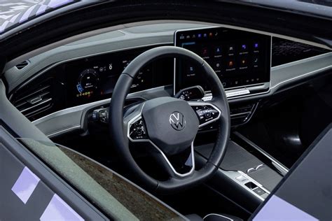 New Volkswagen Passat Interior Proves VW Hasn't Learned Its Lesson | Edmunds