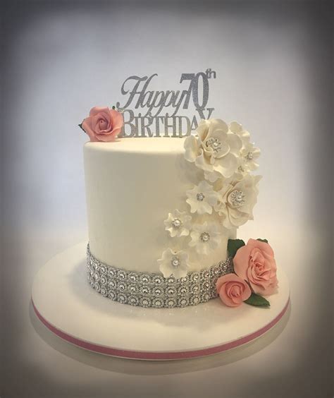 Top 87+ female 70 birthday cake designs latest - in.daotaonec