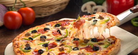 The 5 Best Pizza Toppings by Popularity | Green Mill Foods