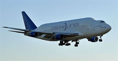 Airbus Beluga Vs Boeing Dreamlifter – Which Fuselage Transporter Is Better?