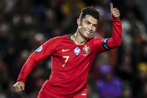 'Cristiano Ronaldo is the best in the world', says Portugal defender Mario Rui - The Statesman ...