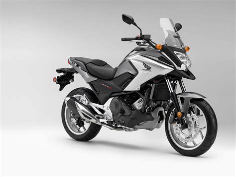 Real Riders: 2016 New Honda NC750X Review, A Style to Match