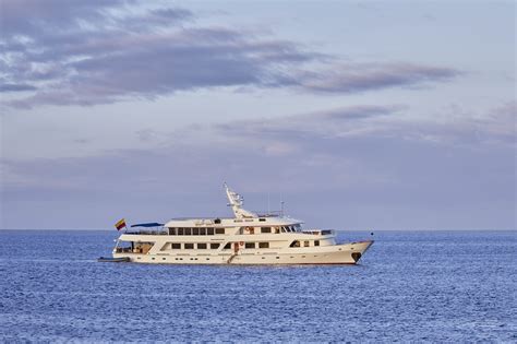 9 Best Galapagos Cruises for 2023 – Andando Tours