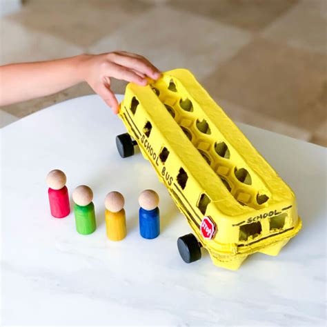 School Bus Craft - Amazing Way to Use an Egg Carton - 7 Days of Play