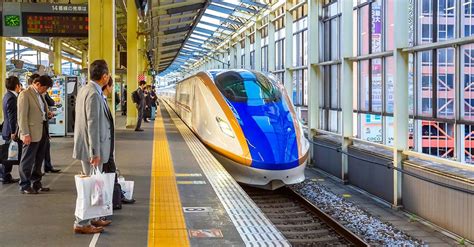 How to Travel Between Tokyo and Kyoto via Shinkansen Bullet Train