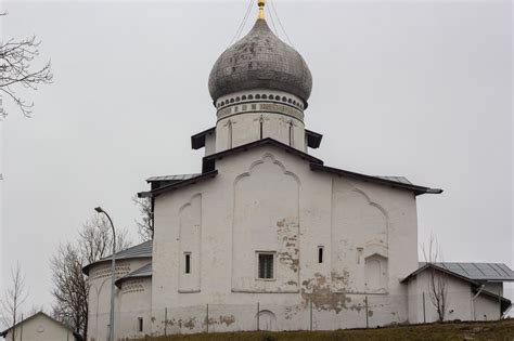 Full Shot of Vilnius Cathedral in Daytime · Free Stock Photo