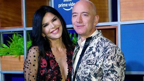 Bezos Girlfriend : Jeff Bezos' Girlfriend Lauren Sanchez Finalizes Her ...