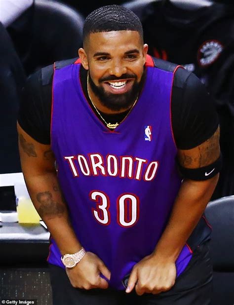 Drake wears vintage Toronto Raptors jersey of Stephen Curry's father Dell to ...