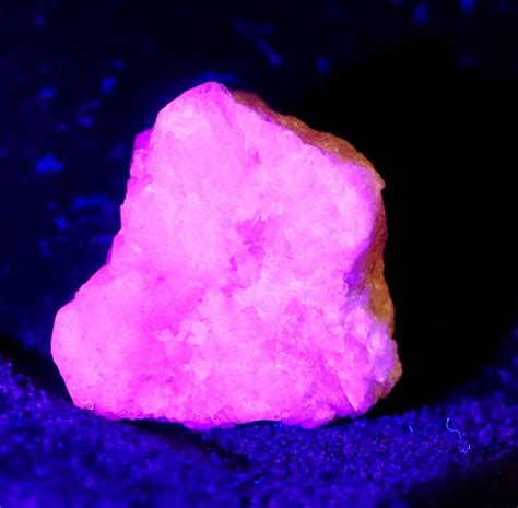 48.95 CT Natural -UV Light Color Change Purple Hackmanite Specimen ...