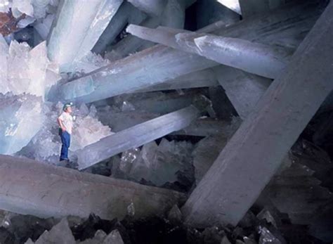 Giant Crystal Cave's Mystery Solved