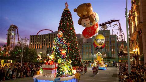 Disruptive Fight Breaks Out at Universal as Guests Crowd to Watch Holiday Parade - Inside the Magic