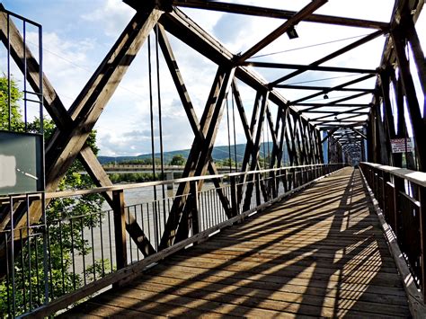 WORLD'S LONGEST Wood Truss Pedestrian Bridge - Quesnel, BC ...