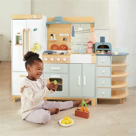 Children’s wooden toy kitchen | TOP 5 kitchen toys • Petite Kingdom