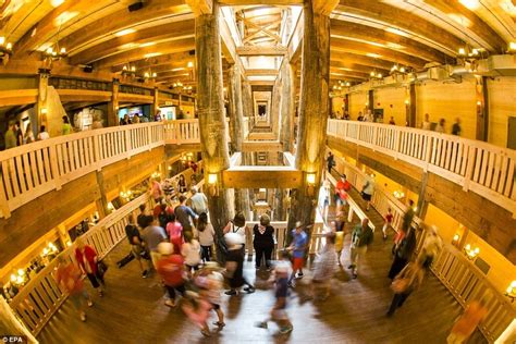 Life-Sized Noah’s Ark at Theme Park in Kentucky | Amusing Planet