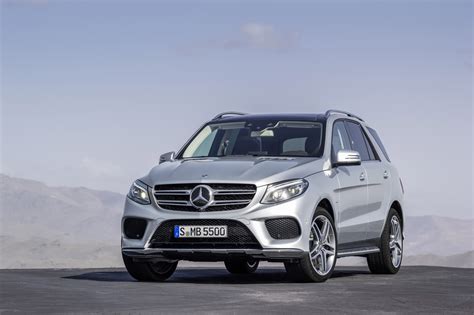 Mercedes-Benz GLE (2016) - HD Picture 1 of 48 - #118973 - 3000x1994