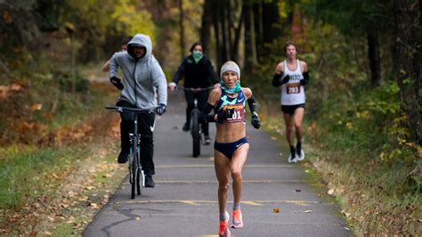 Oregon alum Jordan Hasay gets in a half-marathon as she eyes longer race