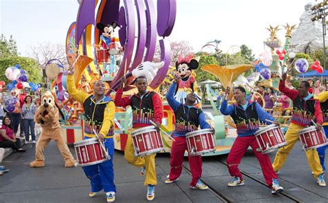 Disneyland Parade Tips - Disneyland 4-Ever