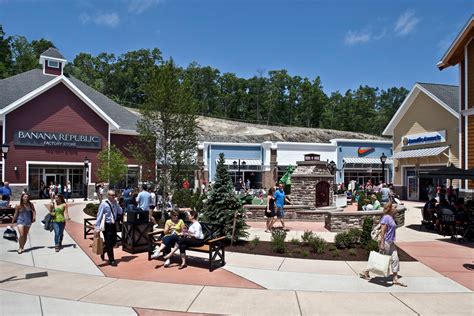 About Merrimack Premium Outlets® - A Shopping Center in Merrimack, NH - A Simon Property