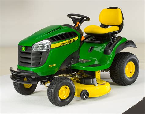 John Deere Introduces Five New Residential Mower Models | 2015-03-05 | Rural Lifestyle Dealer