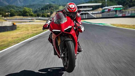 Ducati Panigale V4 S images | IAMABIKER - Everything Motorcycle!