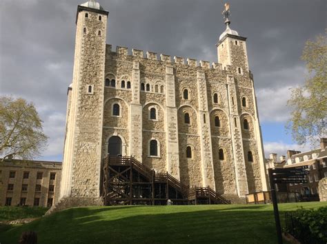 The Medieval History of the Tower of London - Medievalists.net