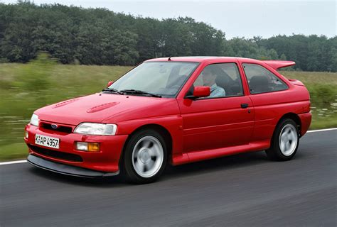 Ford Focus 1990 - How Car Specs