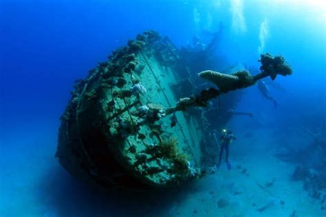 Tips and Techniques for Wreck Diving - Scuba Diving Gear