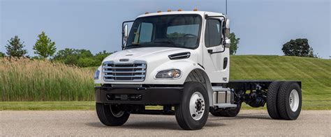 M2 106 Plus | Freightliner Trucks