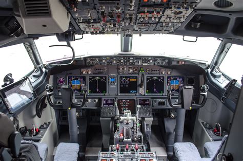 🔥 [40+] Boeing 737 Cockpit Wallpapers | WallpaperSafari