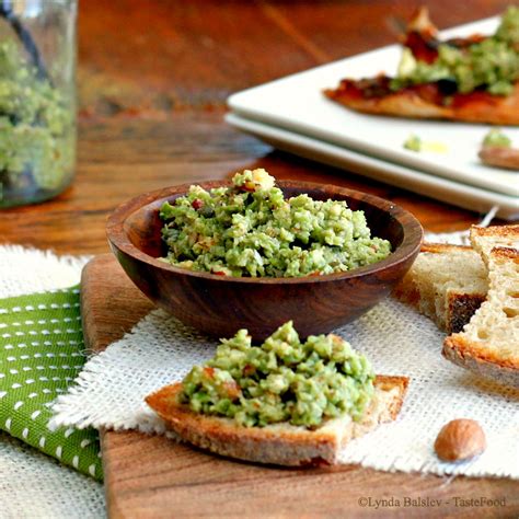 Green Olive and Almond Tapenade – TasteFood