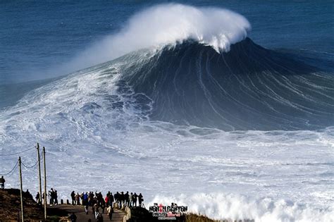 Nazaré Canyon fires giant waves and epic rides