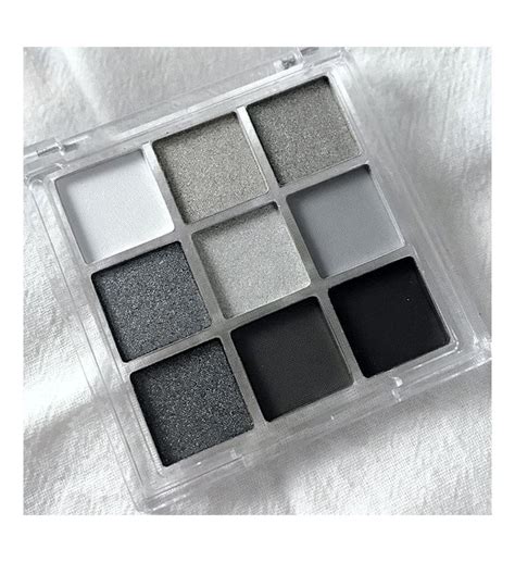 Yeweian Black Smokey Eyeshadow Palette, Eye Black Makeup, 9 Colors Black Silver Gray White ...