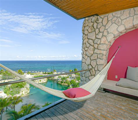 blend Orphan Adventurer hotel xcaret mexico chambre radioactivity ...