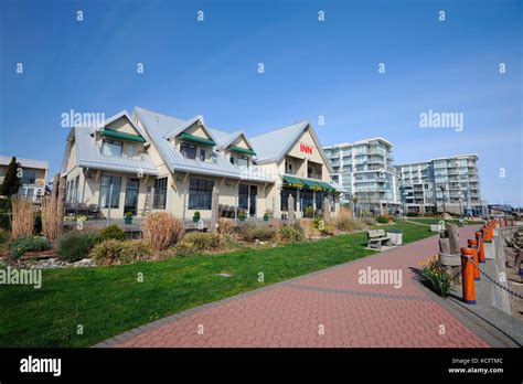 Sidney Pier Hotel, Sidney, BC Canada Stock Photo - Alamy