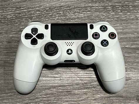 Urban Auctions - PS4 WHITE SONY ORIGINAL CONTROLLER