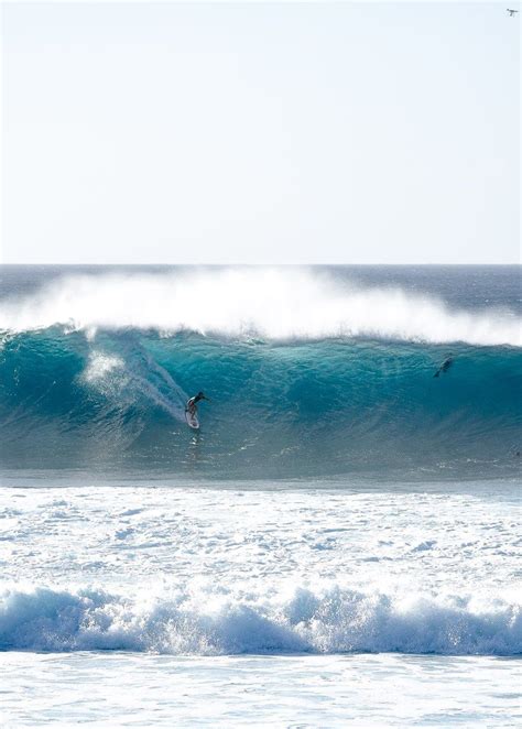 Banzai Pipeline / THE Guide to the World’s Most Famous Wave | Surfing, Surf life, Waves