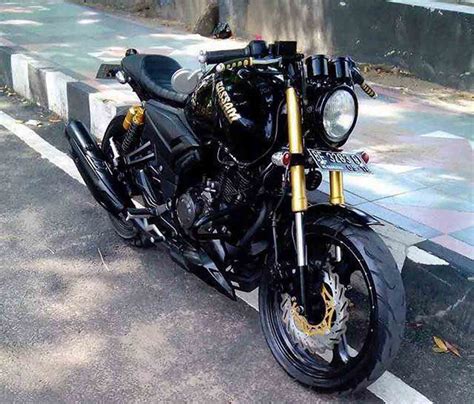 Customised TVS Apache RTR 180 Looks Very Aggressive in Café Racer Guise