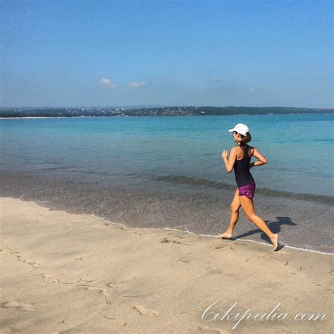 7 Tips for Barefoot Running on the Beach